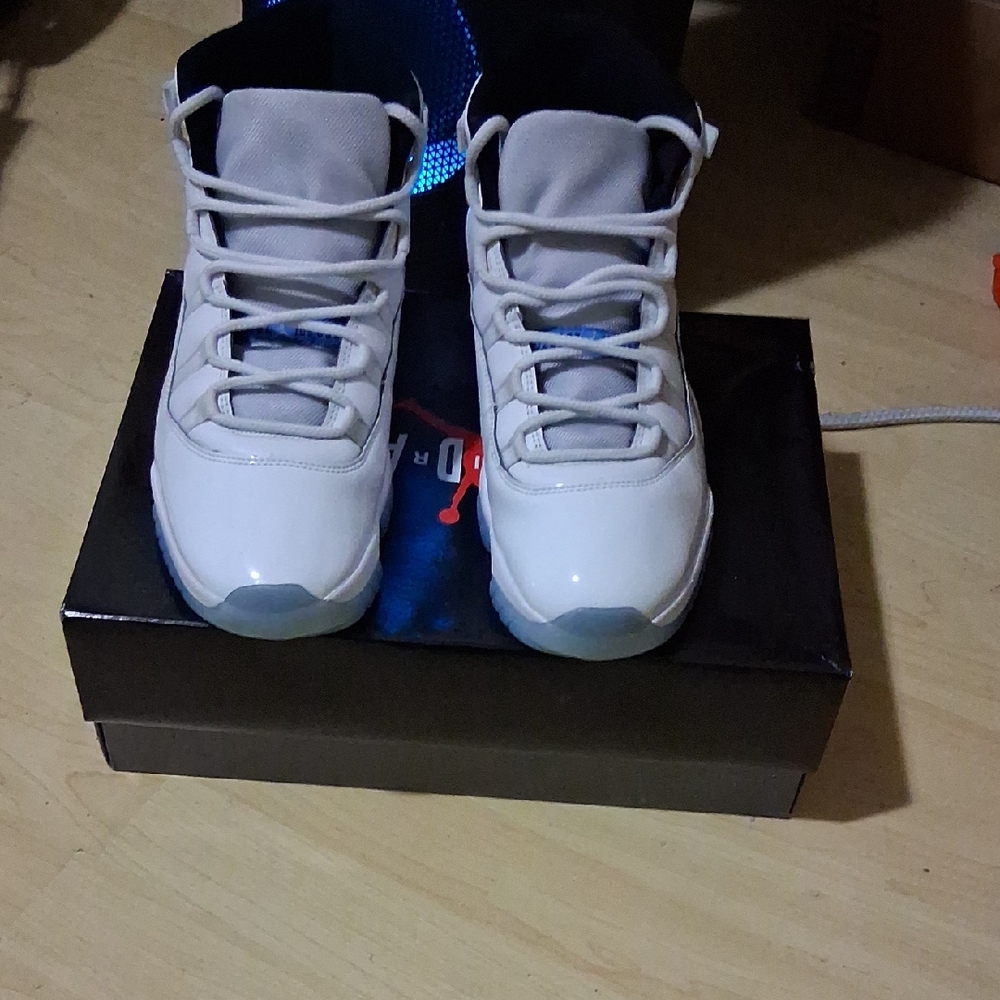 Jordan 11 Legend Blue
